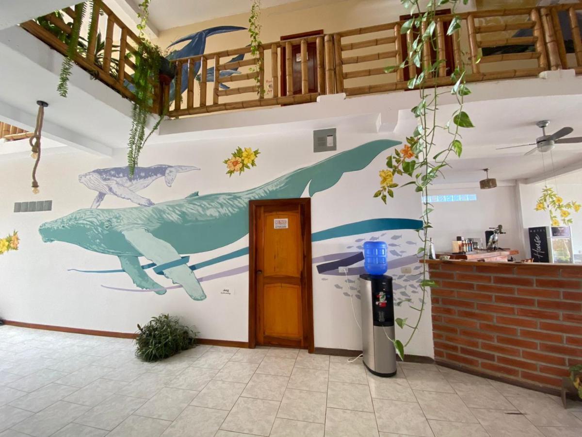 Whale House Hotel Puerto López 外观 照片